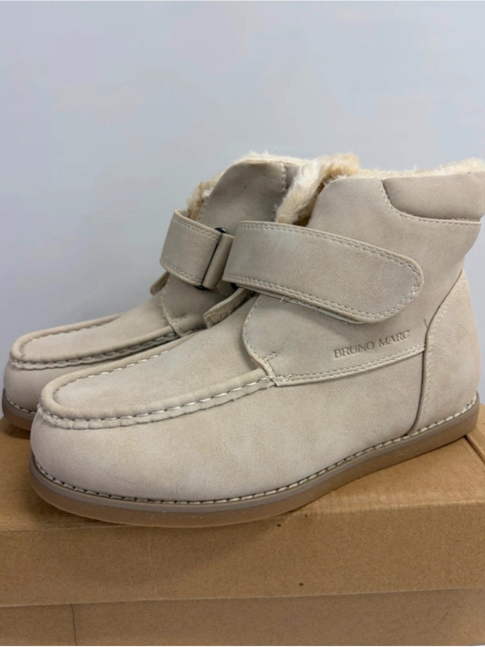 NWT Bruno Marc Kids Cream Shearling-Lined boots